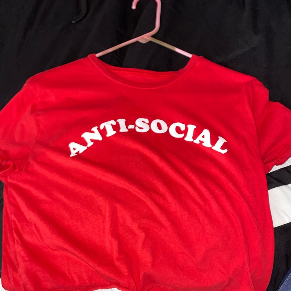 Red crop t-shirt